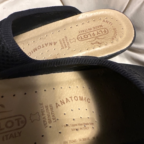 Fly Flot Slides - Picture 5 of 6